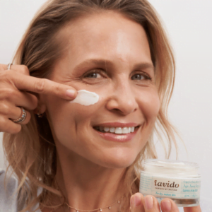 קרם פנים משקם